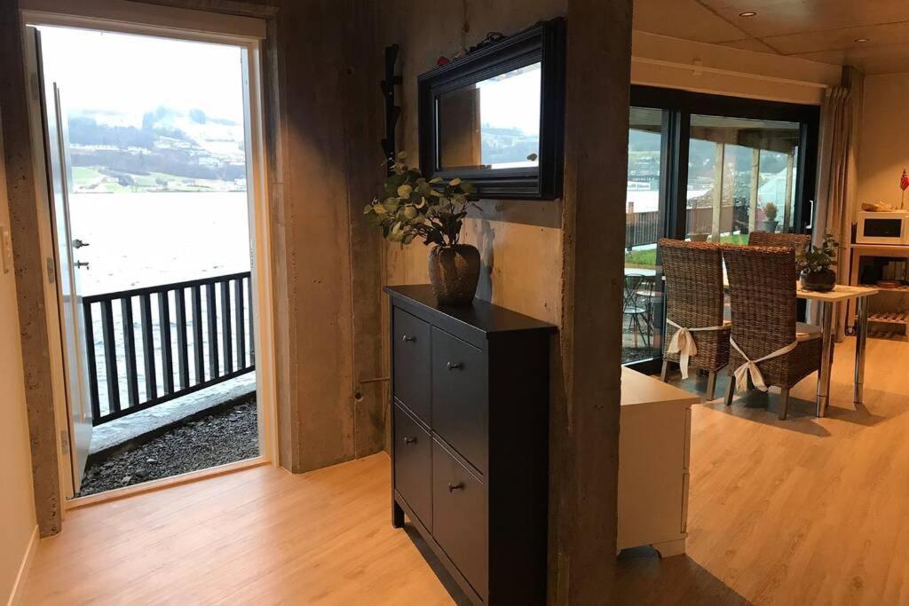 Panoramaresort In Hardangerfjorden Leilighet I Sjokanten Ved Hardangerfjorden For 7 Personer Boat , Sauna,Kajak, Sup For Rent Øystese Esterno foto