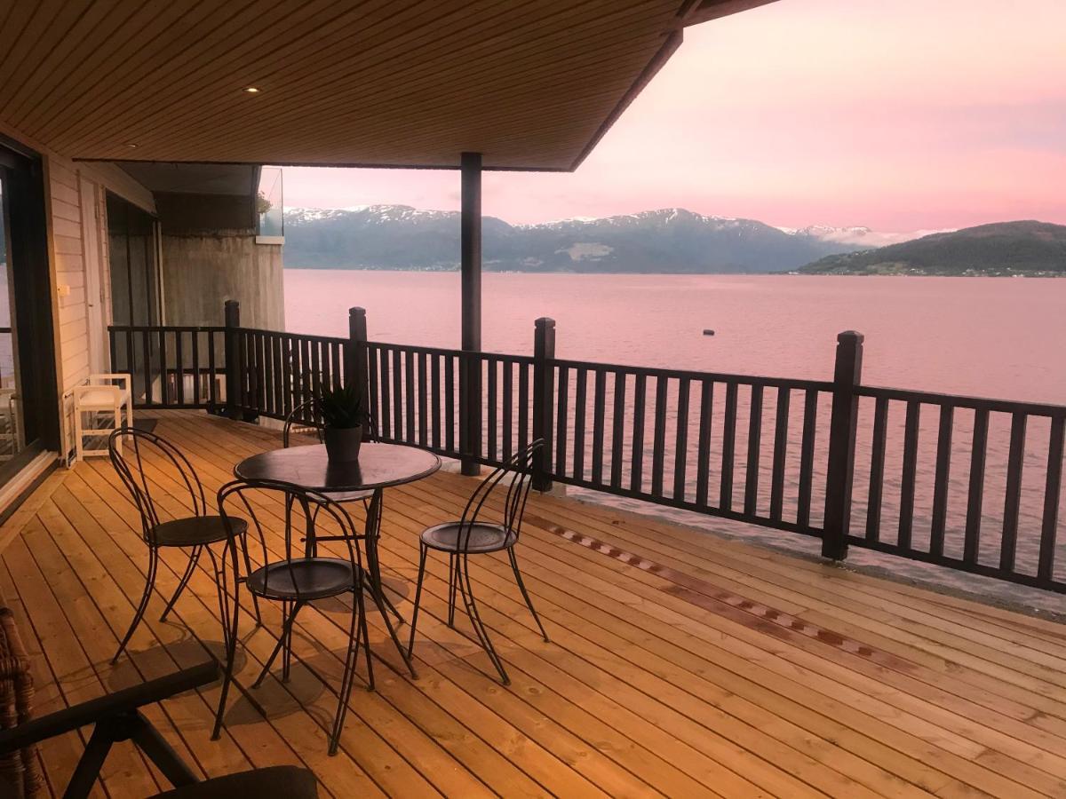 Panoramaresort In Hardangerfjorden Leilighet I Sjokanten Ved Hardangerfjorden For 7 Personer Boat , Sauna,Kajak, Sup For Rent Øystese Esterno foto